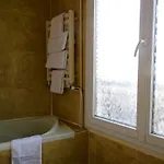 Hipotel Belgrand Edith Piaf 3*
