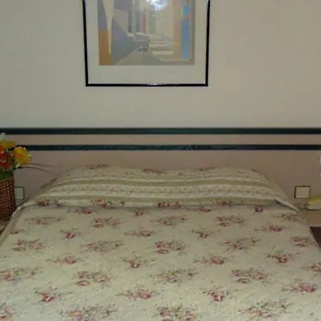 Ξενοδοχείο Hipotel Belgrand Edith Piaf 3*