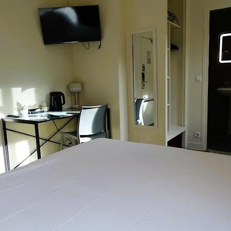 Hipotel Belgrand Edith Piaf 3* Paris