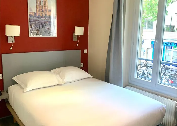 Hotell Hipotel Belgrand Edith Piaf 3*