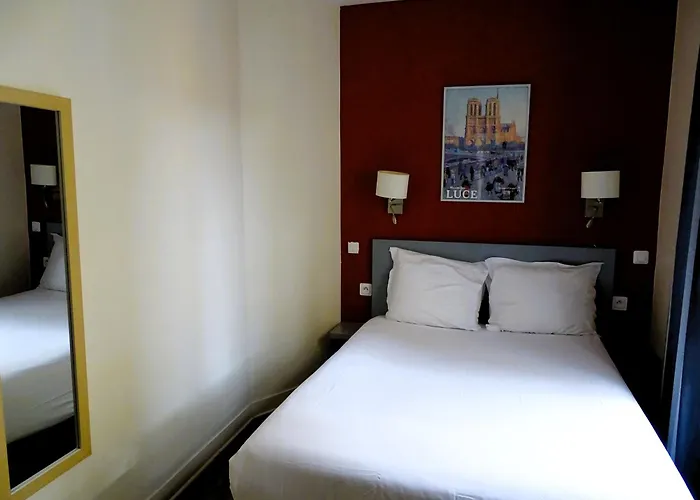 Hotel Hipotel Belgrand Edith Piaf 3*