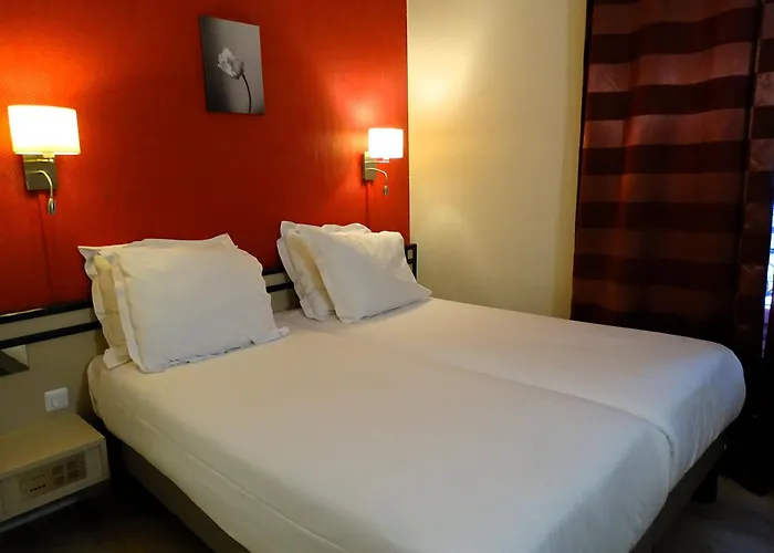 Hipotel Belgrand Edith Piaf Paris