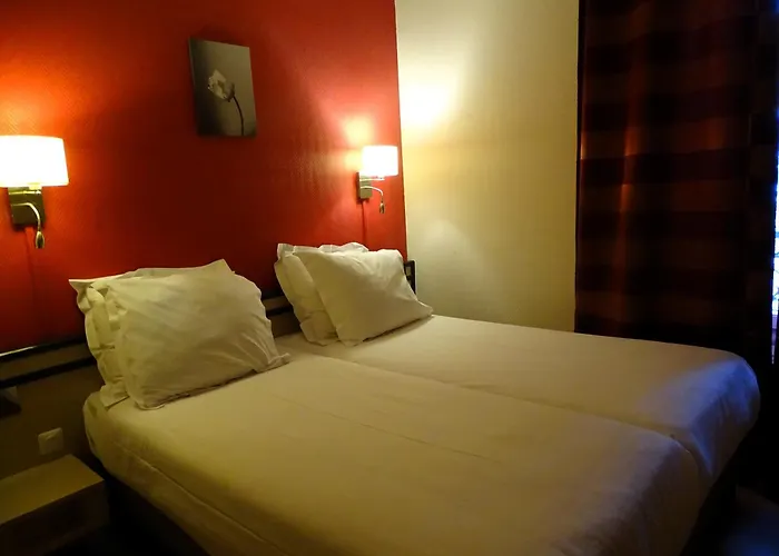 Hipotel Belgrand Edith Piaf 3*