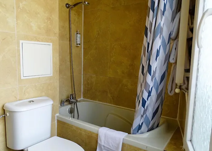 Hipotel Belgrand Edith Piaf Hotell