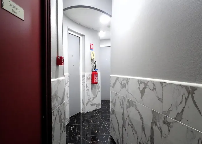 Hipotel Belgrand Edith Piaf Hotell Paris