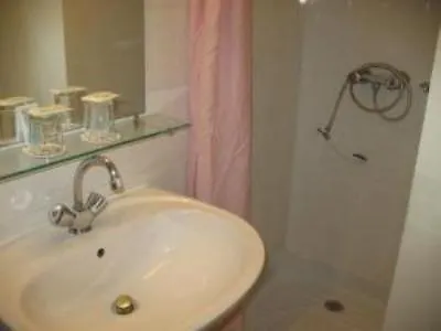 Hipotel Belgrand Edith Piaf Hotel Paris
