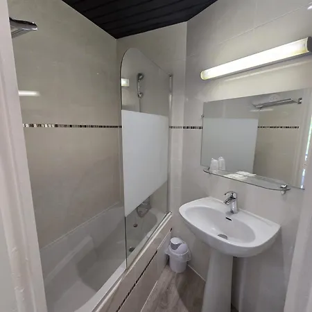 Hipotel Belgrand Edith Piaf Otel Paris