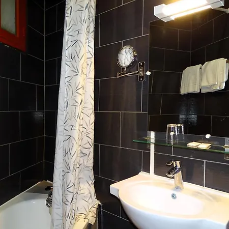 Hipotel Belgrand Edith Piaf Paris