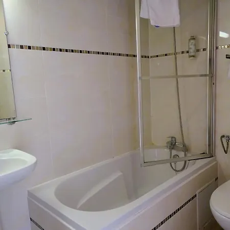 Otel Hipotel Belgrand Edith Piaf