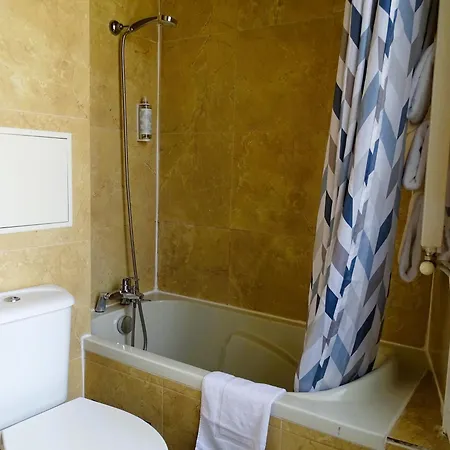 Hipotel Belgrand Edith Piaf ホテル