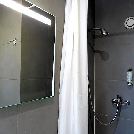 Hipotel Belgrand Edith Piaf Hotel Paris