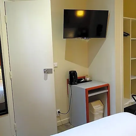 Hotel Hipotel Belgrand Edith Piaf 3*