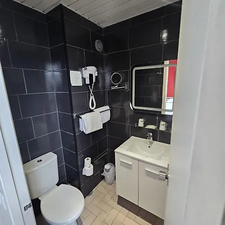 Hotel Hipotel Belgrand Edith Piaf Paris