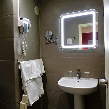 Hotel Hipotel Belgrand Edith Piaf
