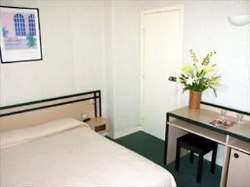 Otel Hipotel Belgrand Mairie Du 20eme