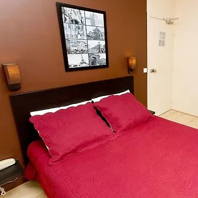 Hipotel Belgrand Edith Piaf Paris