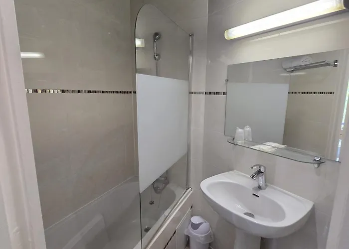 Hipotel Belgrand Edith Piaf Hotel Paris