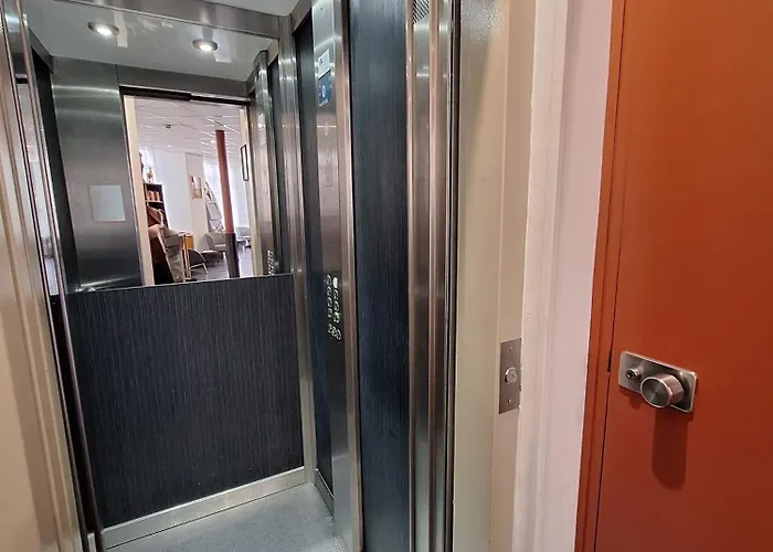 Hipotel Belgrand Edith Piaf 3* Paris