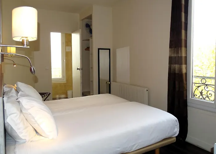 Hipotel Belgrand Edith Piaf 3* Paris