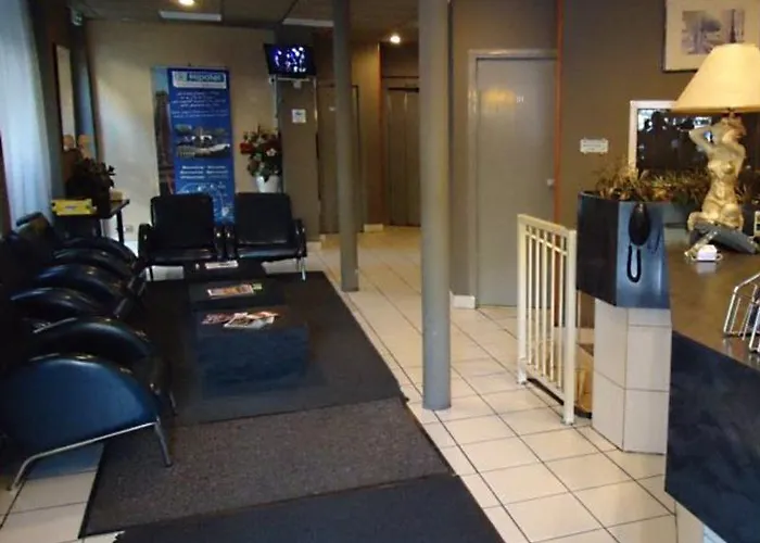 Hipotel Belgrand Edith Piaf